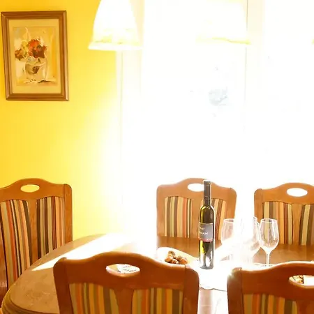 Ema Apartment