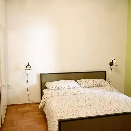 Ema Apartment